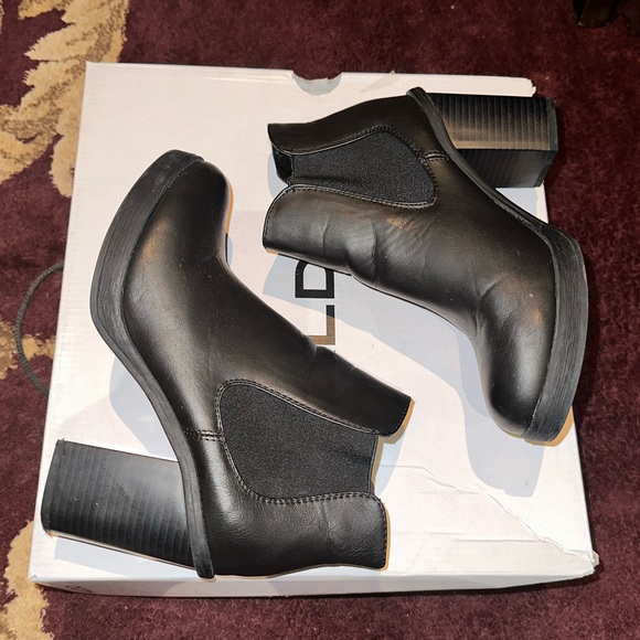 Boohoo Womens Round Toe Black Chunky Block Stacked Heel Ankle Boots size 6 US - Picture 2 of 4